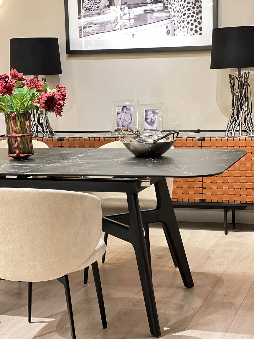 Новая коллекция раздвижных и круглых столов: трансформация стиля и пространства 